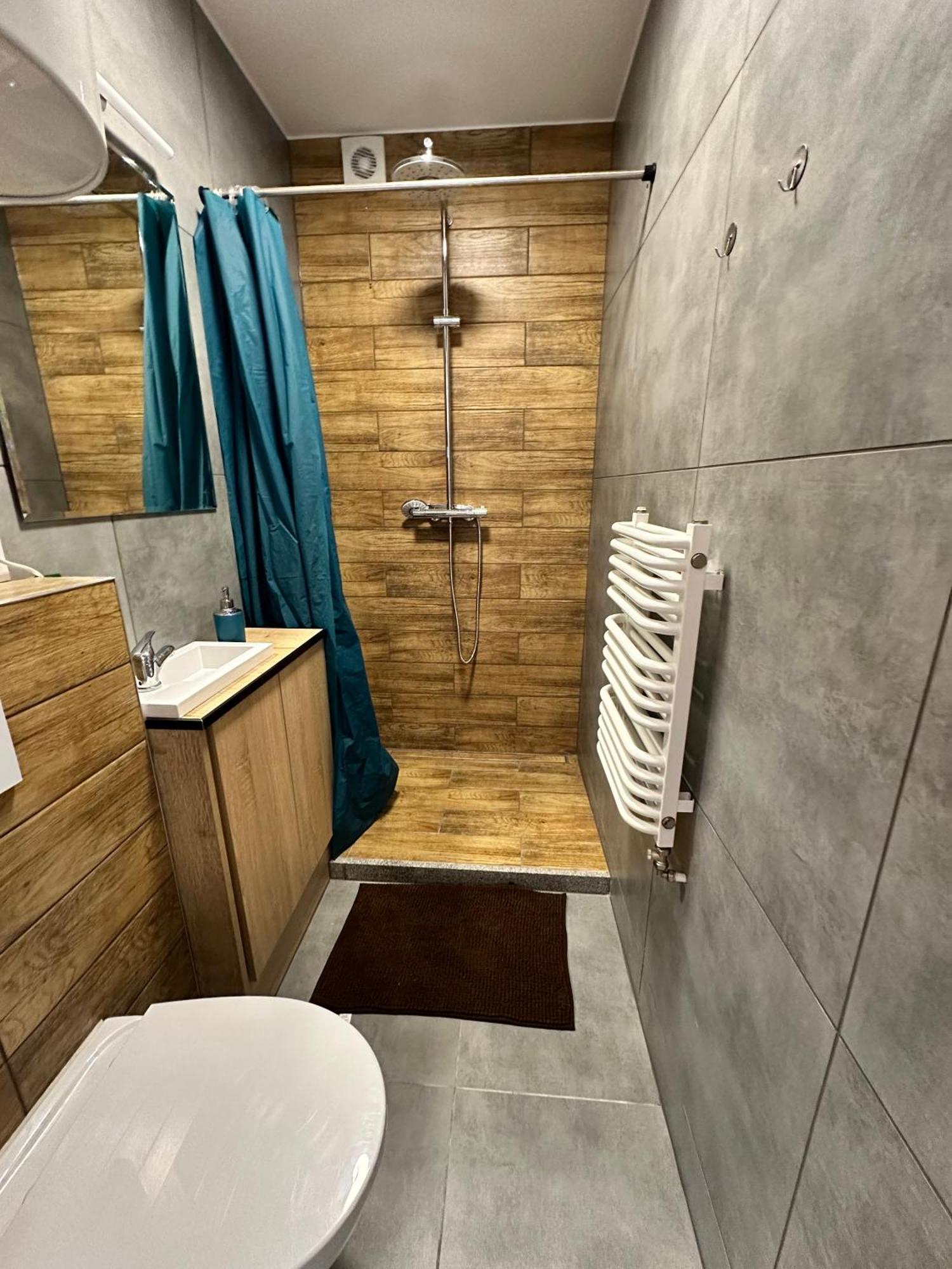 Pozytywny Apartament Przy Rynku For 2 Ratibor Exterior foto
